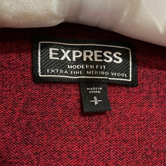 Express Modern Fit Extra Fine Merino Wool Mens V-neck Sweater - Picture 3 of 5